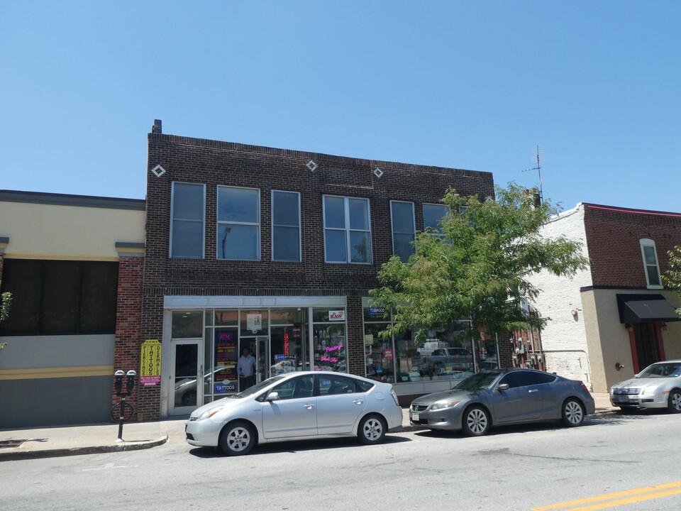 15 S 10th St in Columbia, MO - Building Photo