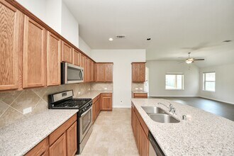 12421 Berberry Dr in Texas City, TX - Building Photo - Building Photo