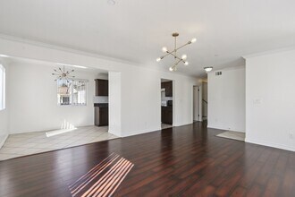 1616 W 39th Pl in Los Angeles, CA - Building Photo - Building Photo