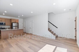 35 N Gateway Dr in Providence, UT - Foto de edificio - Building Photo