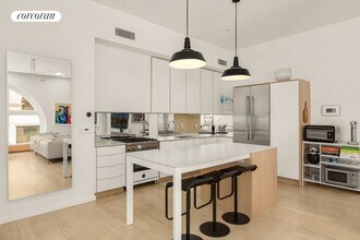 21 Astor Pl in New York, NY - Building Photo - Building Photo