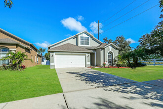 34451 Windknob Ct in Wesley Chapel, FL - Foto de edificio - Building Photo