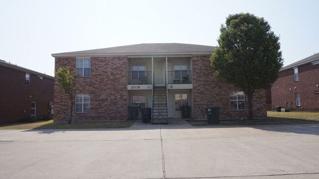 2808 Cantabrian Dr