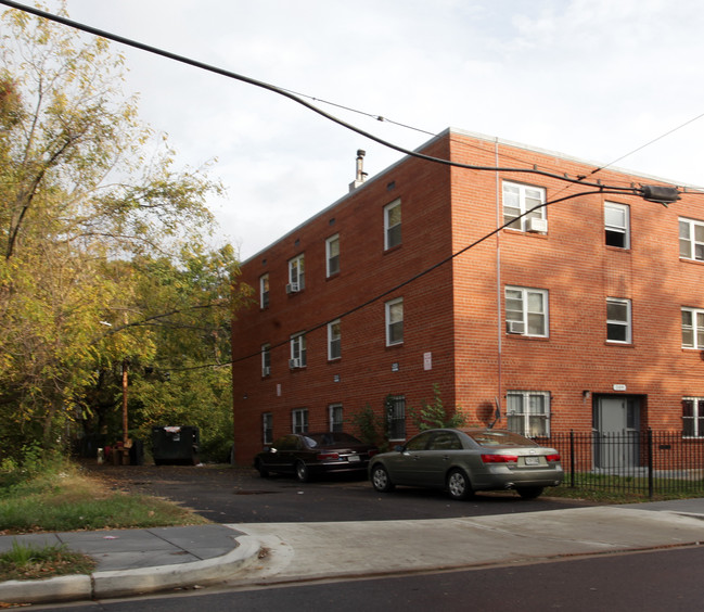 209 61st St NE in Washington, DC - Foto de edificio - Building Photo