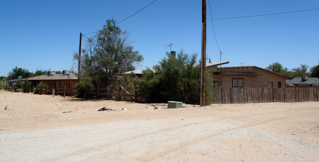 21875 Arapahoe Ave in Apple Valley, CA - Foto de edificio - Building Photo