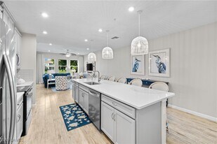 4713 Arboretum Cir in Naples, FL - Building Photo