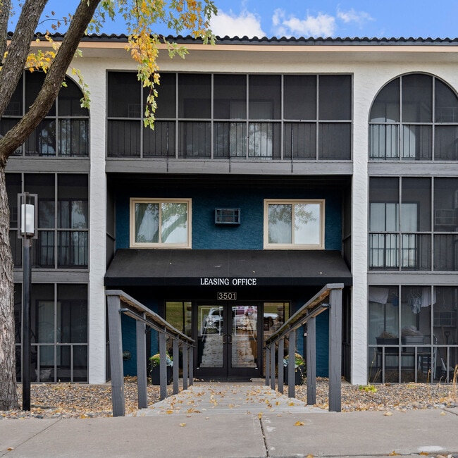 Morada in Crystal, MN - Building Photo - Building Photo