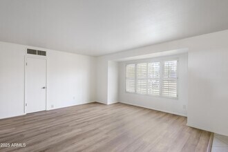 5742 N 12th Pl in Phoenix, AZ - Building Photo - Building Photo