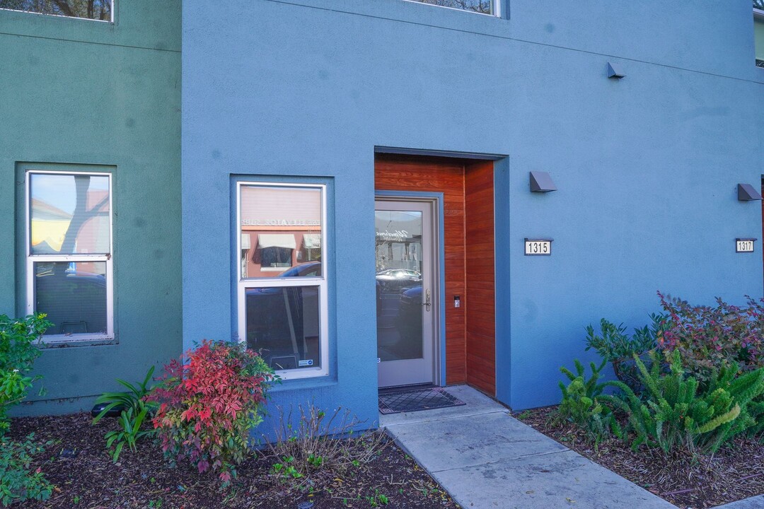 1315 65th St in Emeryville, CA - Building Photo