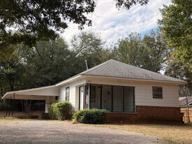 904 W Grant St in Purcell, OK - Building Photo