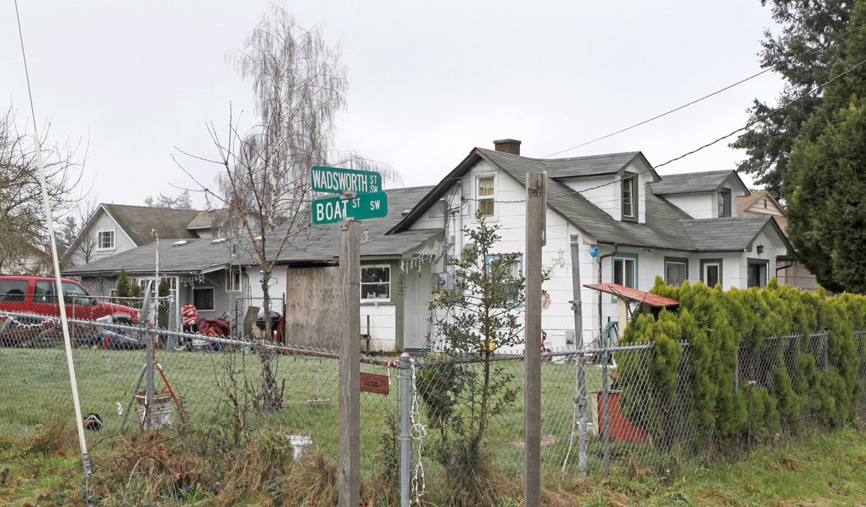 8906 Wadsworth St SW in Tacoma, WA - Foto de edificio