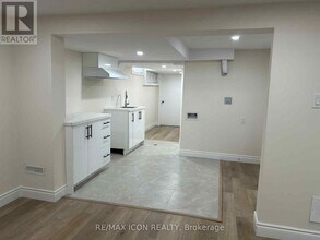 1099 Prince George Rd in London, ON - Building Photo - Building Photo