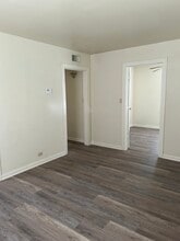 2919 Avenue J, Unit Downstairs in Bay City, TX - Foto de edificio - Building Photo