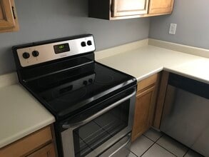 1905 E University Dr, Unit H244 in Tempe, AZ - Building Photo - Building Photo