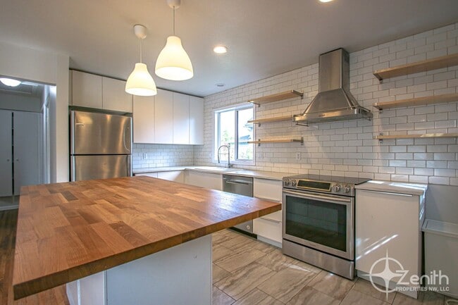 property at 1601 Esther St