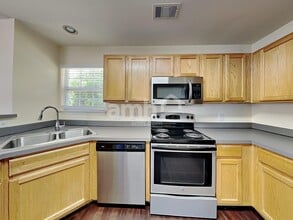 605 Daniel Ct in Nashville, TN - Foto de edificio - Building Photo