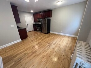 4544 W George St, Unit 2 in Chicago, IL - Building Photo - Building Photo