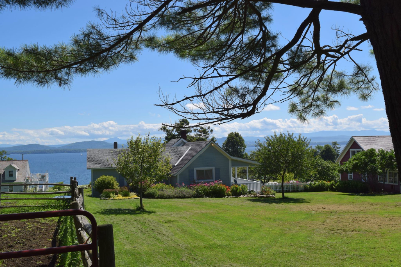 44 Farm Way in Essex, NY - Building Photo