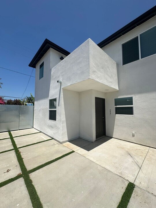 202-204 Calla Ave in Imperial Beach, CA - Building Photo