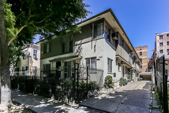 8 Unit APT in Los Angeles, CA - Building Photo - Primary Photo