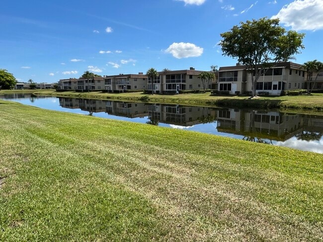 291 Saxony Ln in Delray Beach, FL - Building Photo - Building Photo