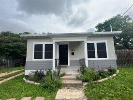 1406 Houston St in Austin, TX - Building Photo
