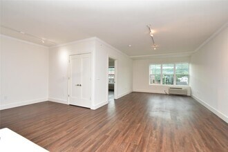 35 Van Nydeck Ave, Unit 301 in Beacon, NY - Building Photo - Building Photo