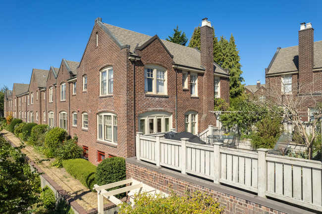 HAWTHORNE SQUARE CONDOMINIUM in Seattle, WA - Building Photo - Building Photo