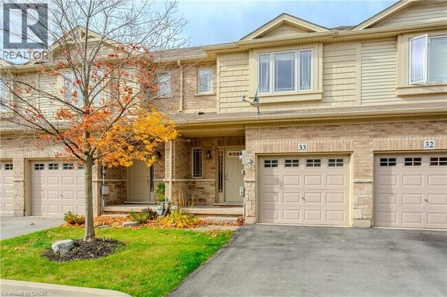 6 Chestnut Dr in Grimsby, ON - Building Photo - Building Photo