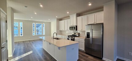 504 Whitehall Cir, Unit D in Durham, NC - Foto de edificio - Building Photo