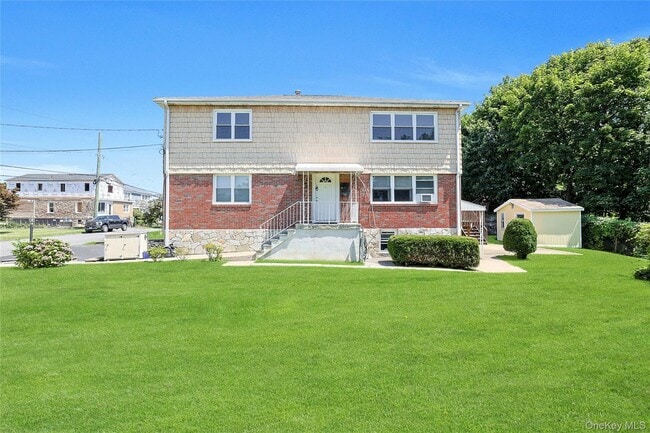 property at 95 Holland St