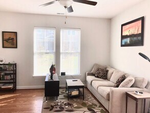 4325 Candace Ln in Williamsburg, VA - Foto de edificio - Building Photo