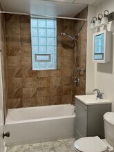 3307 N Albany Ave, Unit B-Garden in Chicago, IL - Building Photo - Building Photo