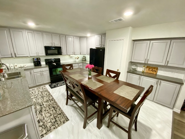 230 Price Dr in Lewisville, TX - Building Photo - Building Photo