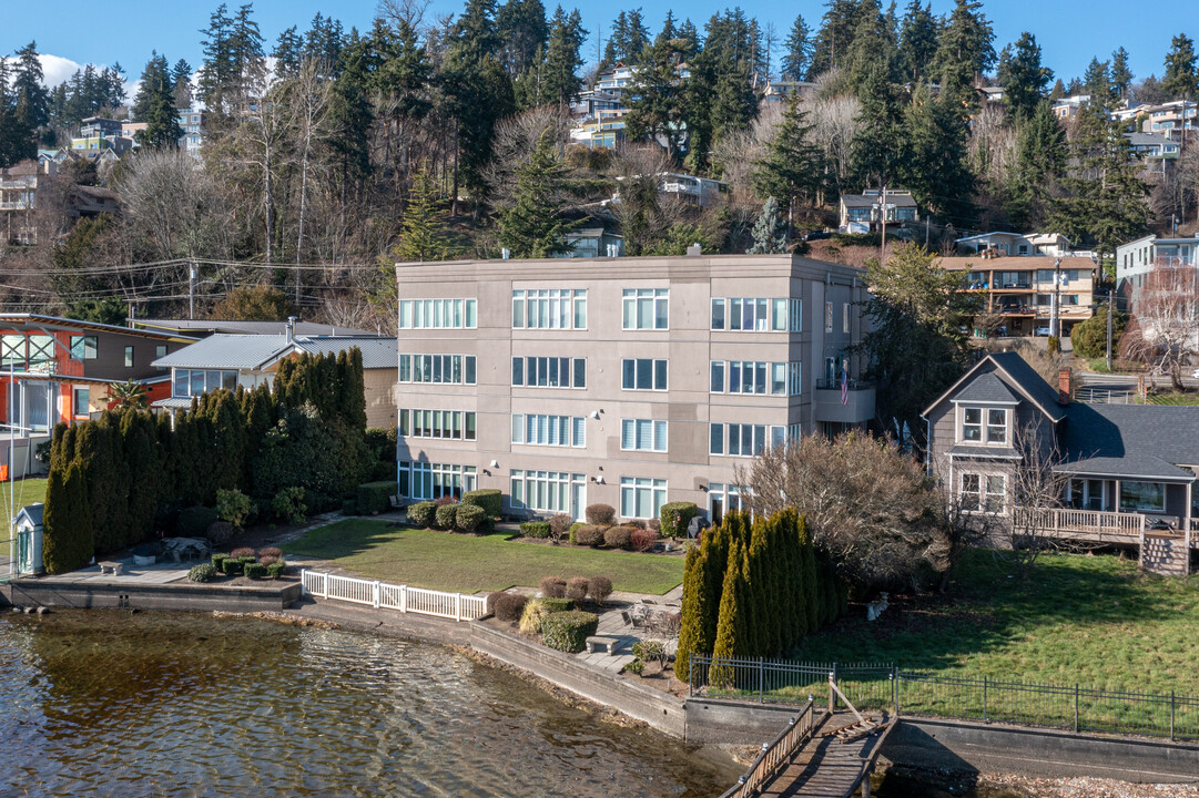 Rose Pointe in Kirkland, WA - Foto de edificio