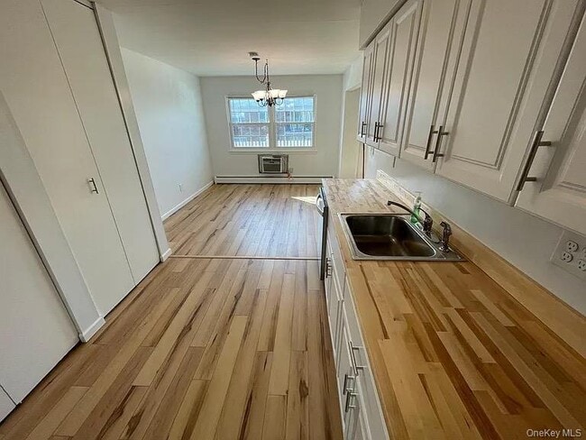 6 Colonial Rd in Beacon, NY - Building Photo - Building Photo