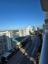 5757 Collins Ave in Miami Beach, FL - Foto de edificio - Building Photo