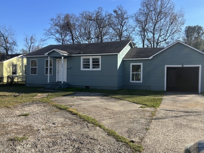 property at 5010 Oaklon Ave