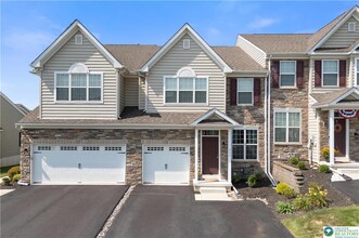 366 Pennycress Rd in Allentown, PA - Foto de edificio - Building Photo