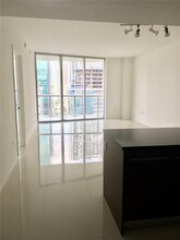 475 Brickell Ave, Unit 1614 in Miami, FL - Building Photo - Building Photo