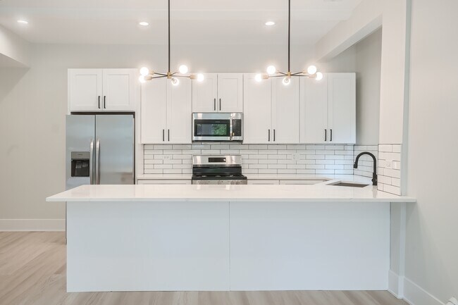 1830 W Cuyler Ave, Unit 1 in Chicago, IL - Building Photo - Building Photo