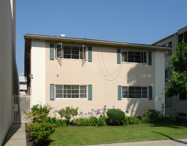 113 N Hamilton Dr in Beverly Hills, CA - Building Photo - Building Photo