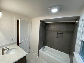 21490 Jill Ct in Brookfield, WI - Building Photo - Building Photo