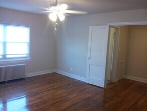 220 Allison St NW in Washington, DC - Foto de edificio - Interior Photo