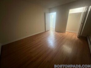 75 Gardner St, Unit 8B in Boston, MA - Building Photo - Building Photo