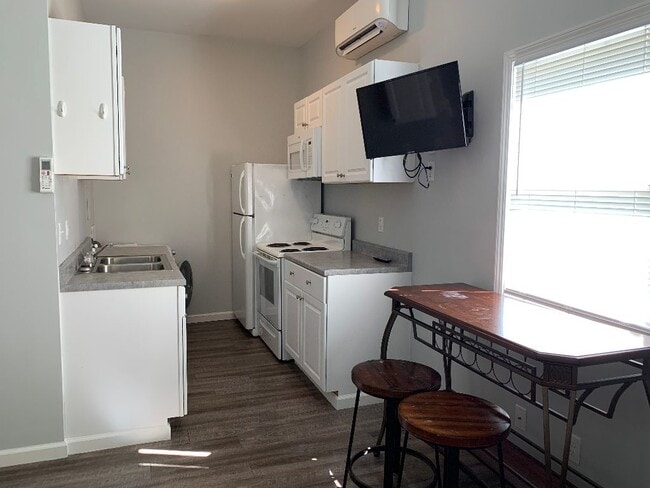 1616 N 2nd St, Unit 1B in Quincy, IL - Building Photo - Building Photo