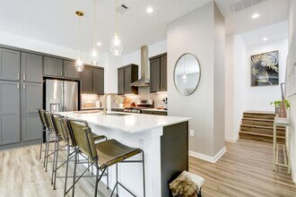 2804 S 1st St in Austin, TX - Building Photo - Building Photo