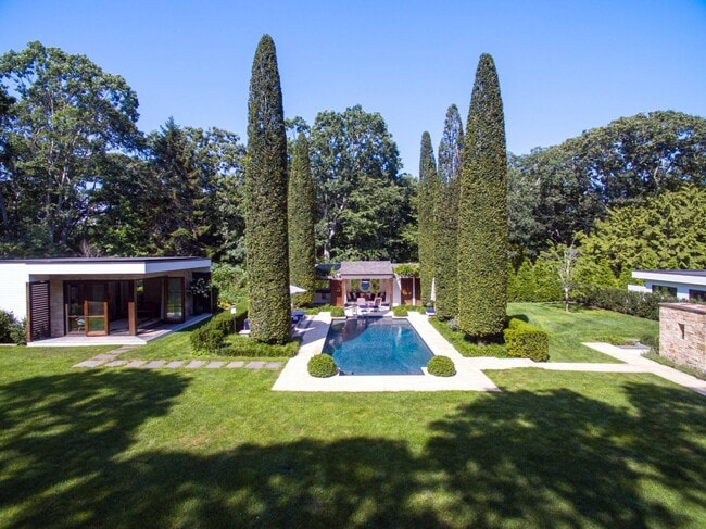 property at 179 Skimhampton Rd