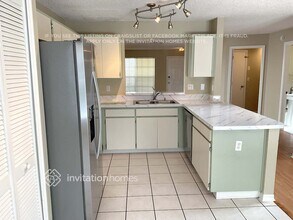 8558 Manassas Rd in Tampa, FL - Foto de edificio - Building Photo