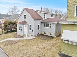 1139 Lincoln St, Unit 2 in North Chicago, IL - Building Photo - Building Photo